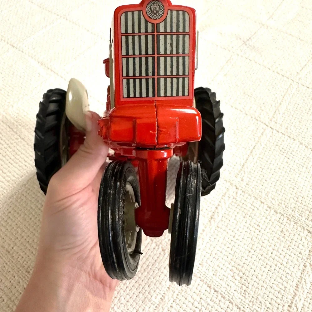 VTG Ertl Ford 901 Select O Speed Tractor Diecast 1/16 Scale Red Farm Toy